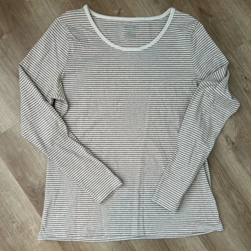 Duluth Trading Long Sleeve top